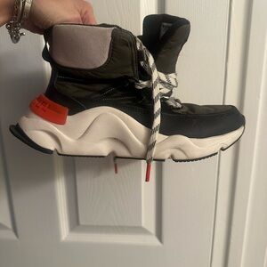 Sorel Kinetic RNEGD Lace Sneakers | Olive Green & Black | Women’s 6